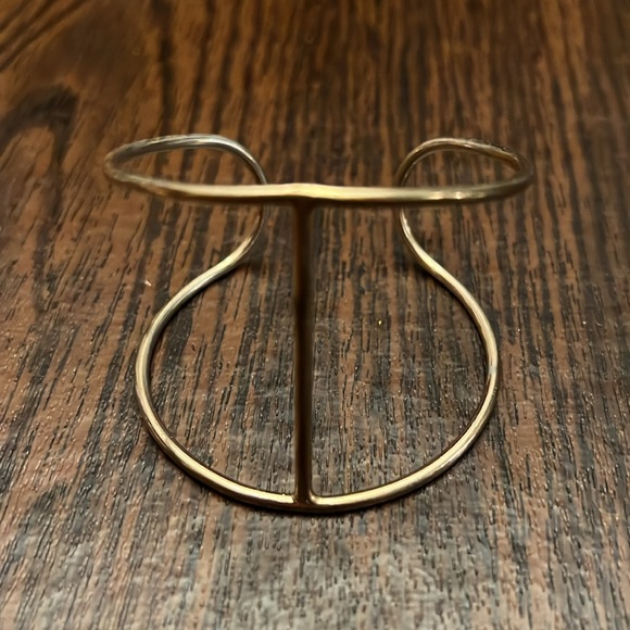 Golden Bangle Bracelet (not real gold) - Picture 4 of 4